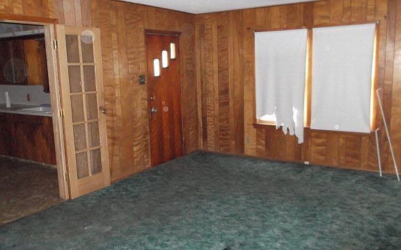 2nd image of 912 E Miller Ave