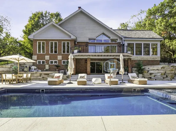 N29W30388 Hawksnest COURT, Pewaukee, WI 53072