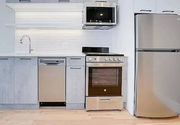 3rd image of 13 Jefferson St #3A