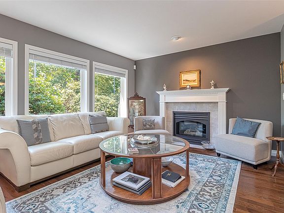 4th image of 618 Windward Way