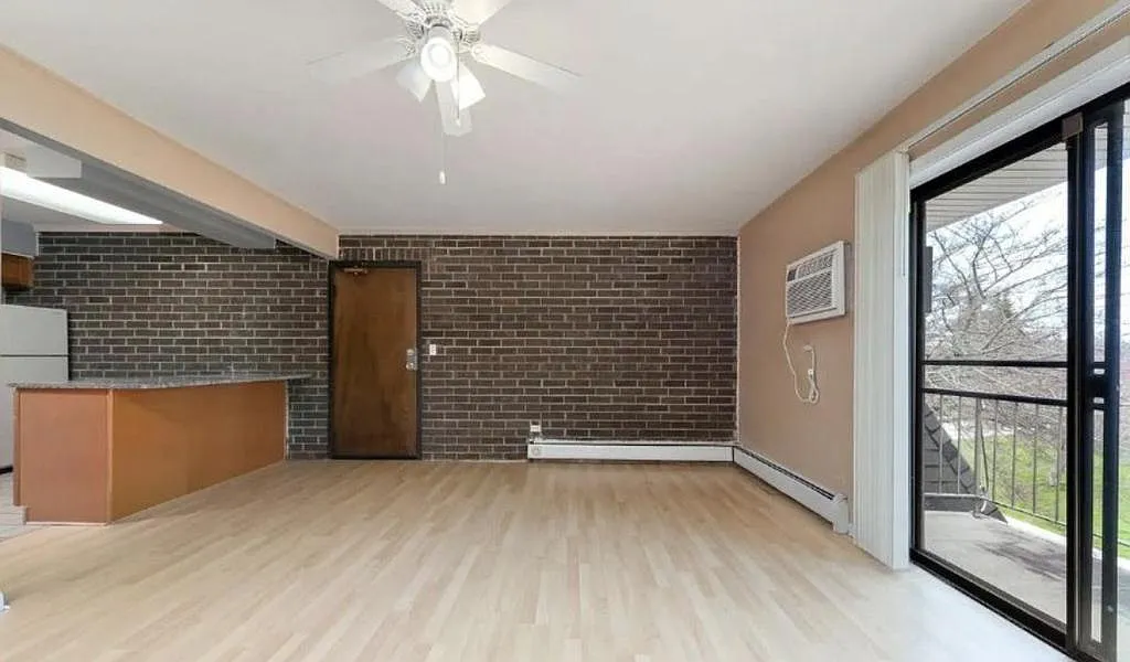 238 E Bailey Rd — Photo 4