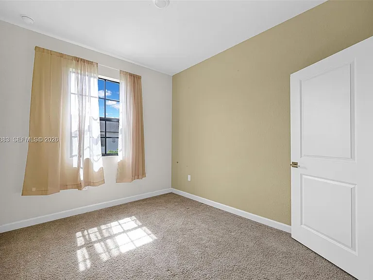 1130 SW 6th Ct — Photo 36