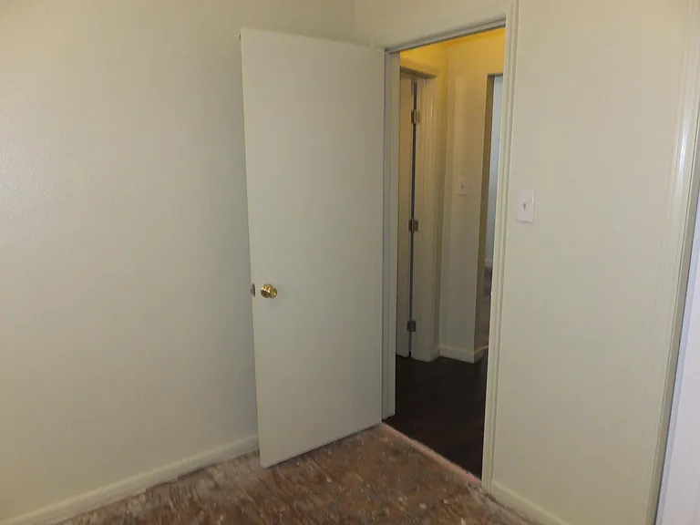 5230 N Long Beach Blvd — Photo 14
