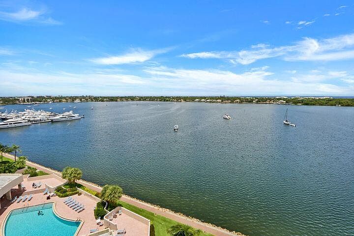 2nd image of 132 Lakeshore Dr APT 218