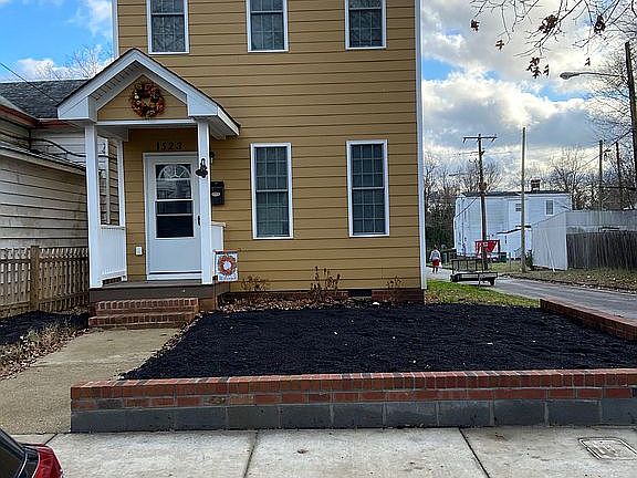 5th image of 1523 Oakwood Ave