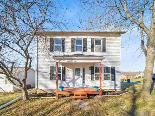 90 Glasgow St N, Riverside, IA 52327
