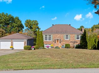 221 Edna Lee Ln, Shepherdsville, KY 40165
