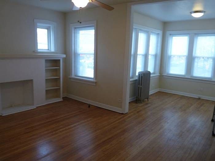 Living room/Sunroom