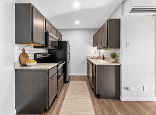 5825 Southwest, Saint Louis, MO 63139