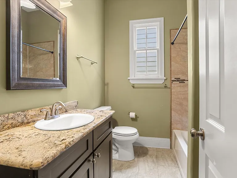 523 S Hennessey St — Photo 10