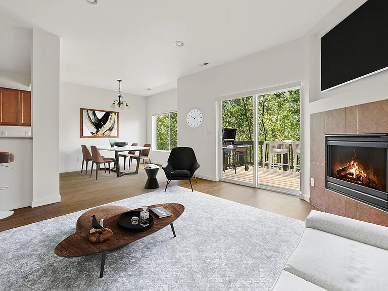 Watertree Place Townhomes — Photo 7