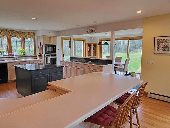 4th image of 311 Laurel Ledges