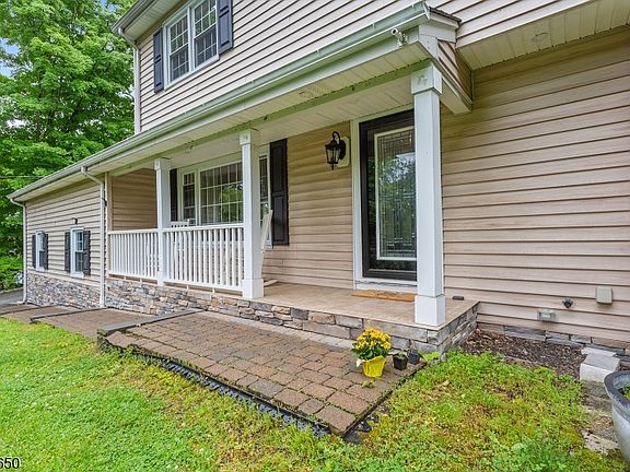 4th image of 596 Terhune Dr