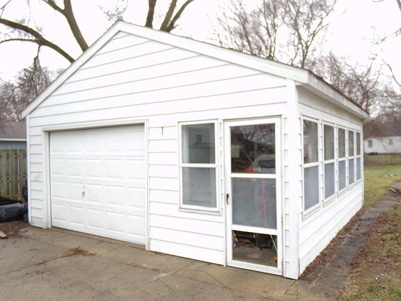 2nd image of 205 Montebello St SE