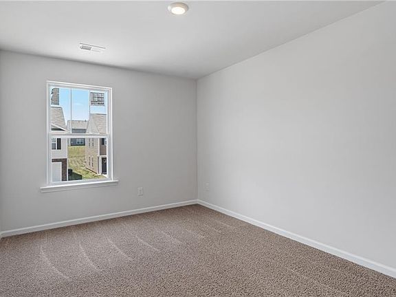 3rd image of 718 Meteor Dr