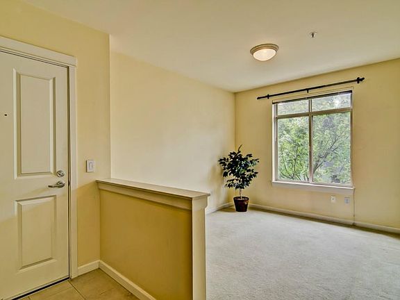 3rd image of 900 Aurora Ave N APT S208