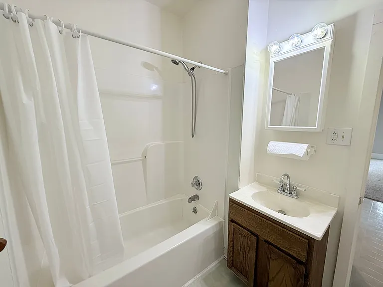 315 W Trail St — Photo 7