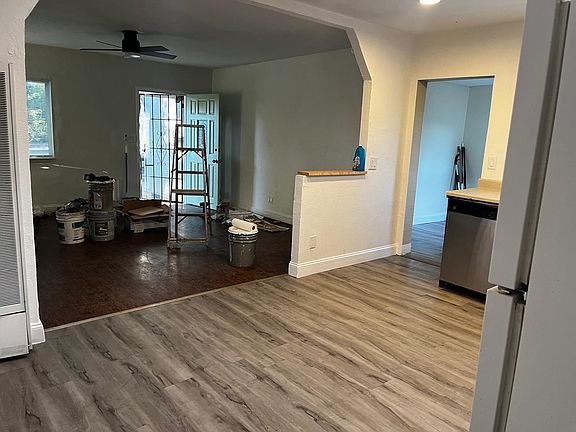 3rd image of 612 N Bear Creek Ct