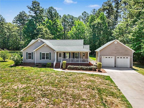 2nd image of 392 Cove Wood Dr