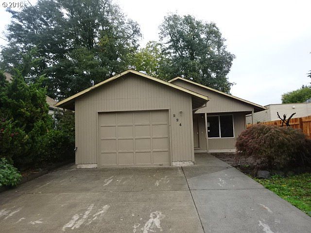 1st image of 224 NE 4th Ave