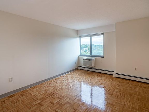 5th image of 1025 Hancock St Unit 11H