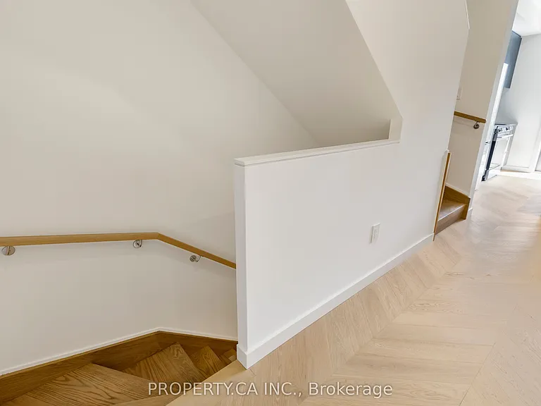 301 Keele St #4 — Photo 38