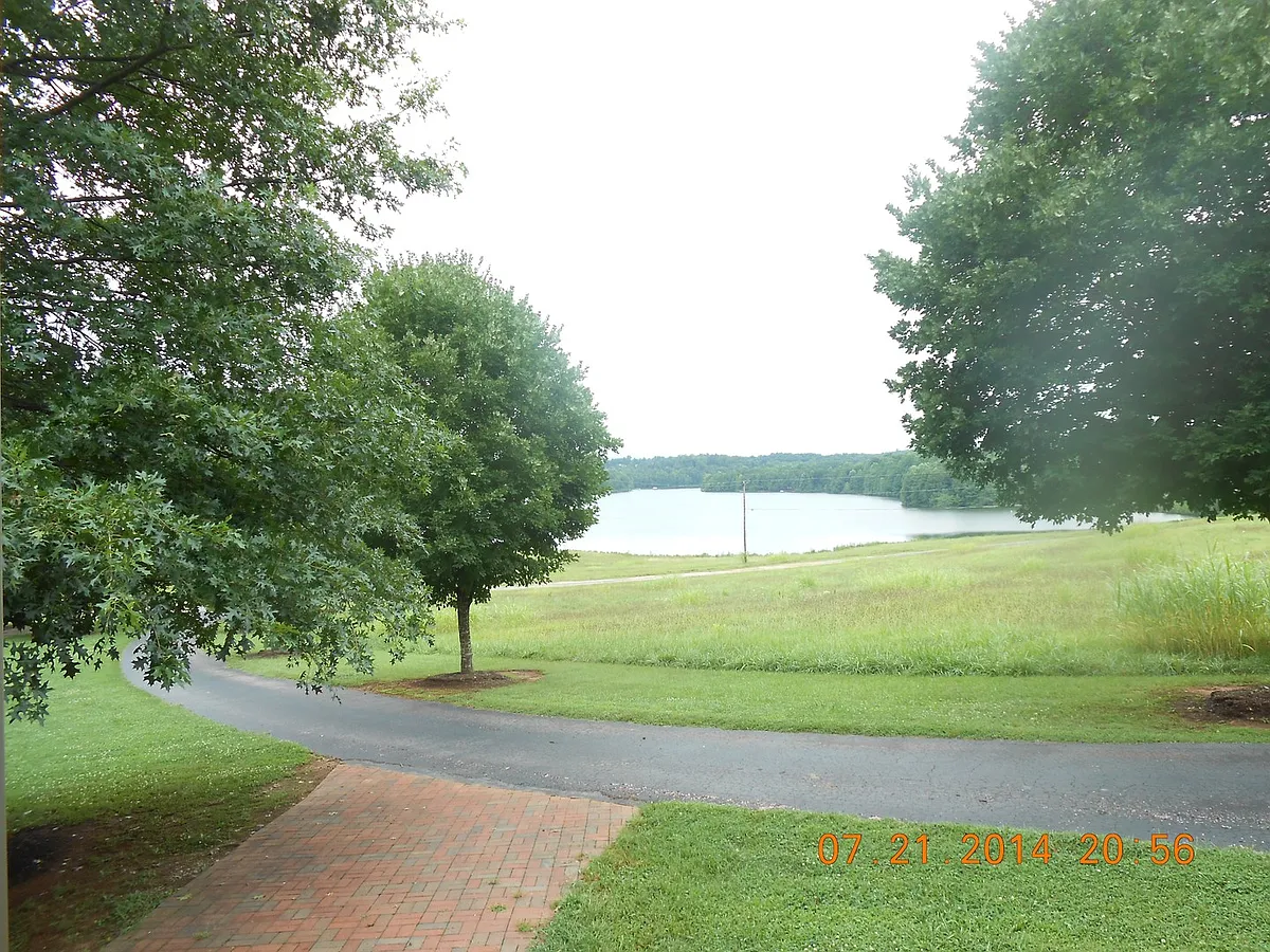 Building Photo - 2585 Fews Bridge Rd