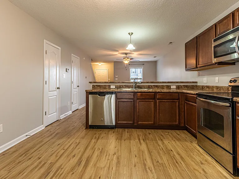 133 Glen Cannon Dr — Photo 8
