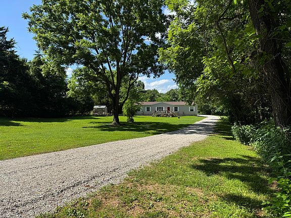 2nd image of 22465 E 850th Road