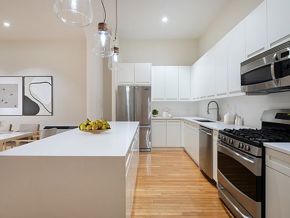 3rd image of 252 7th Ave APT 5U