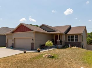 1885 Spruce Meadows Dr SE, Rochester, MN 55904