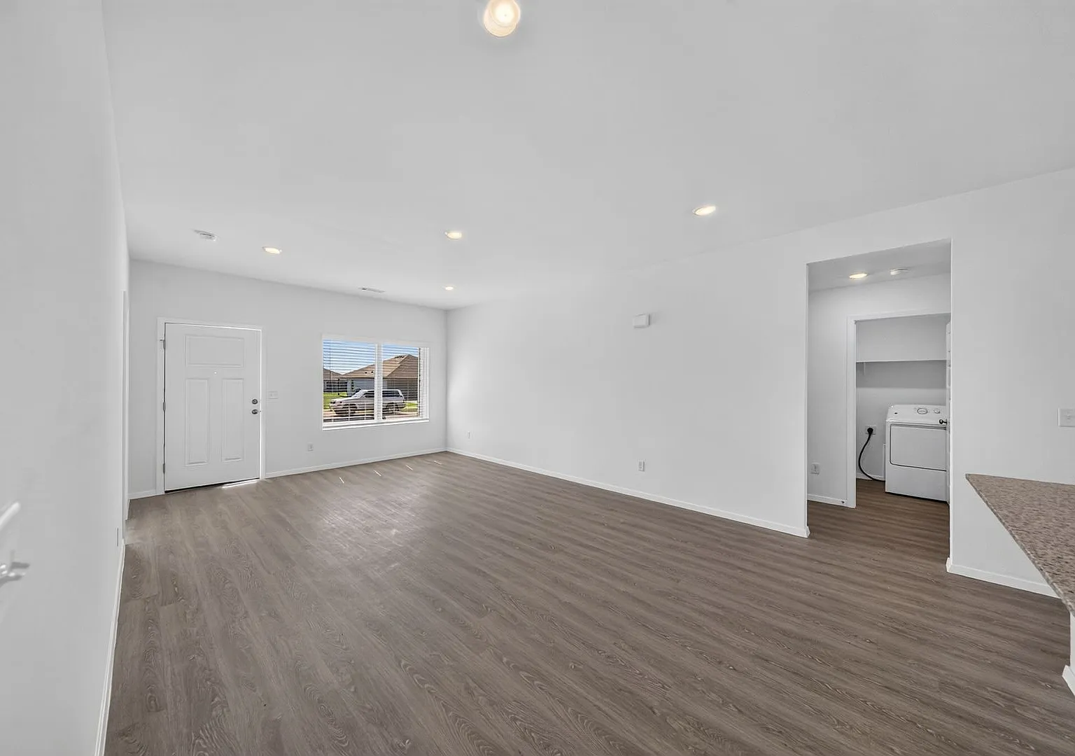 Ranch Style 4 Bed 2 Bath Pea Ridge — Photo 3