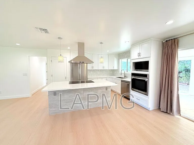10839 Fellows Ave #10839 — Photo 10