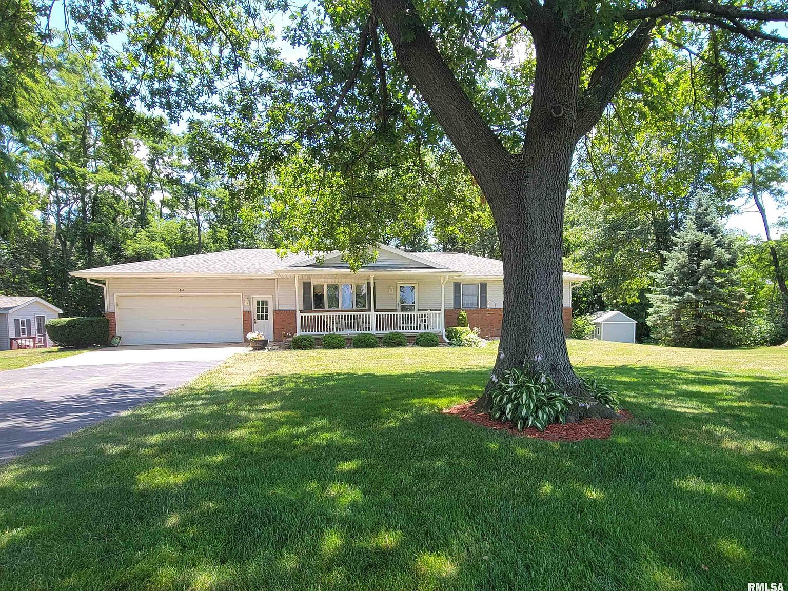 3716 Sheridan Rd, Pekin, IL 61554 Zillow
