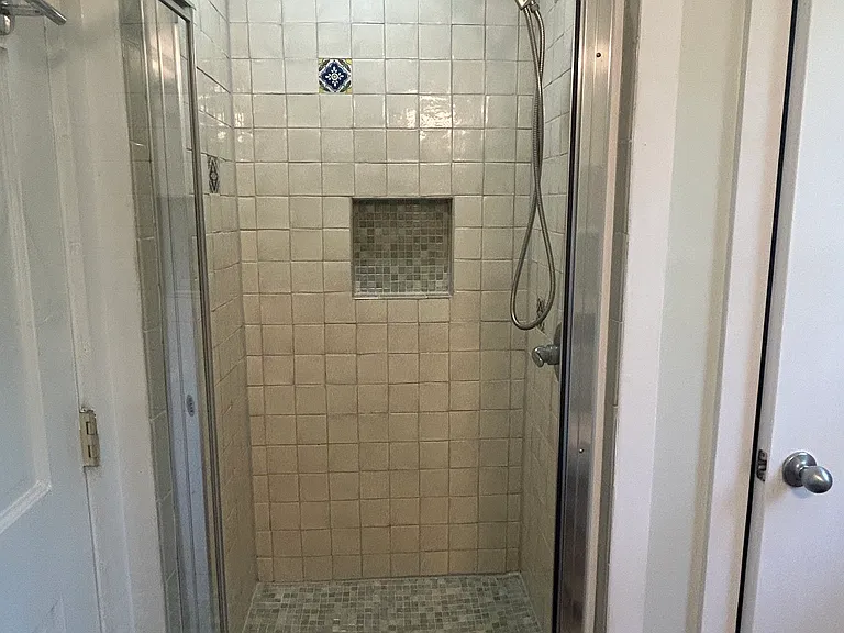 115 NE 8th St #115 — Photo 2
