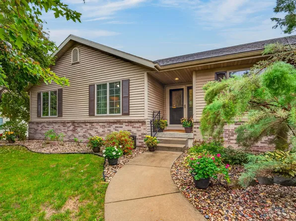 719 Weald Bridge Rd, Cottage Grove, WI 53527