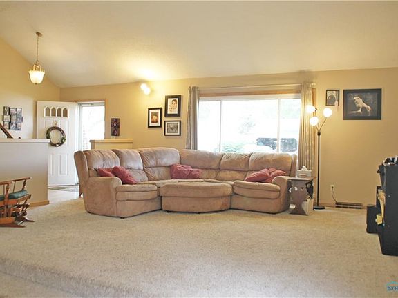 4th image of 607 Pasteur Ave