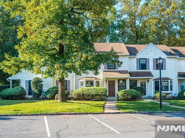 3302 Stonehedge Road #3302, Edison, NJ 08820