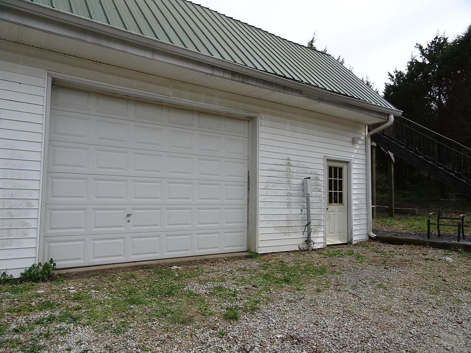 1 Double car garage w/x storage