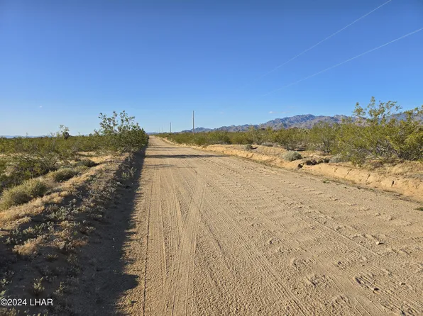 3387 S Custer Rd, Yucca, AZ 86438