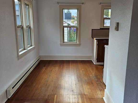 3rd image of 1305 Elizabeth Ave