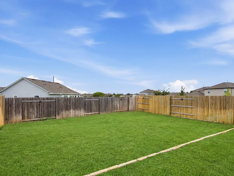 103 Hamilton Pool Ln — Photo 22