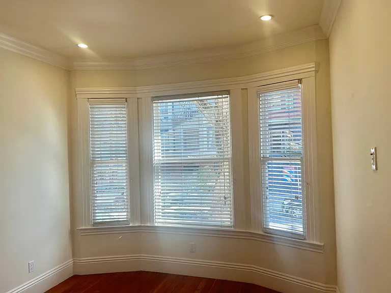 front bedroom facing Albion Street (east)