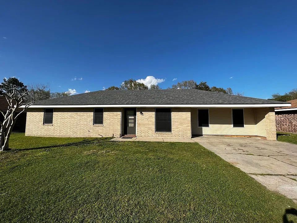 135 Driftwood St