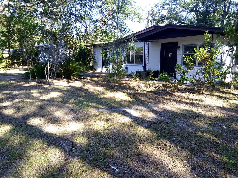 1st image of 4003 NW 21st Ter