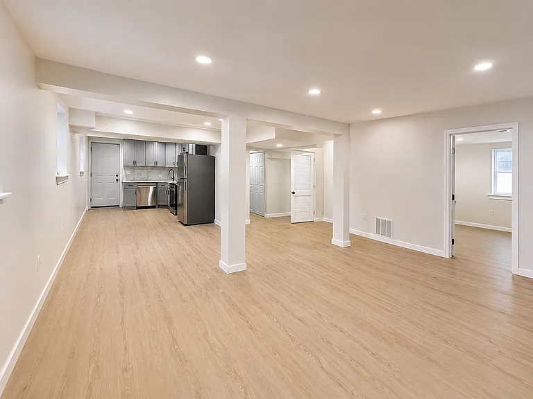 3225 Chestnut St NE #B — Photo 32