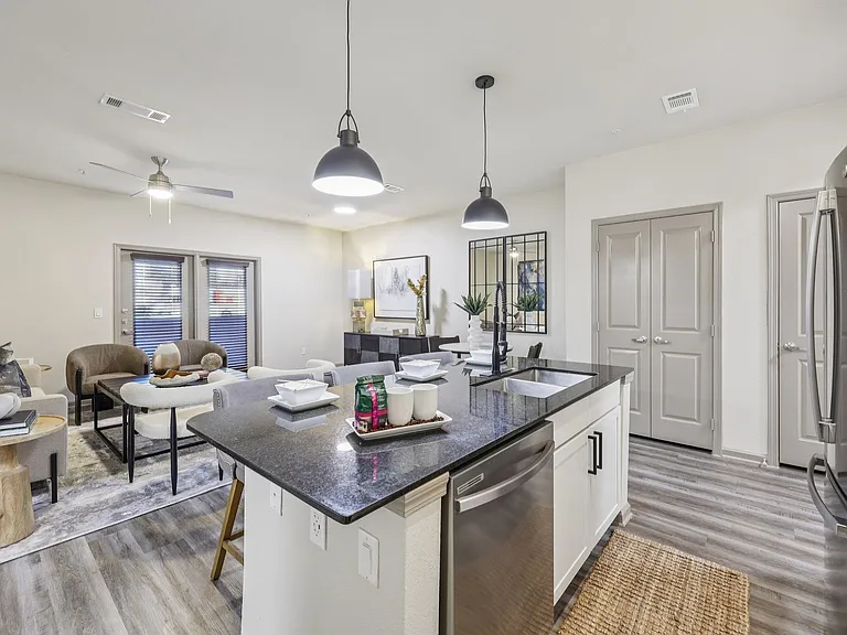 Vine + Vail Townhomes and Apartments — Photo 5