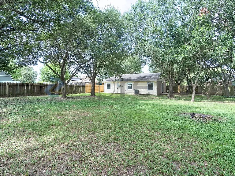 24022 Four Sixes Ln — Photo 22