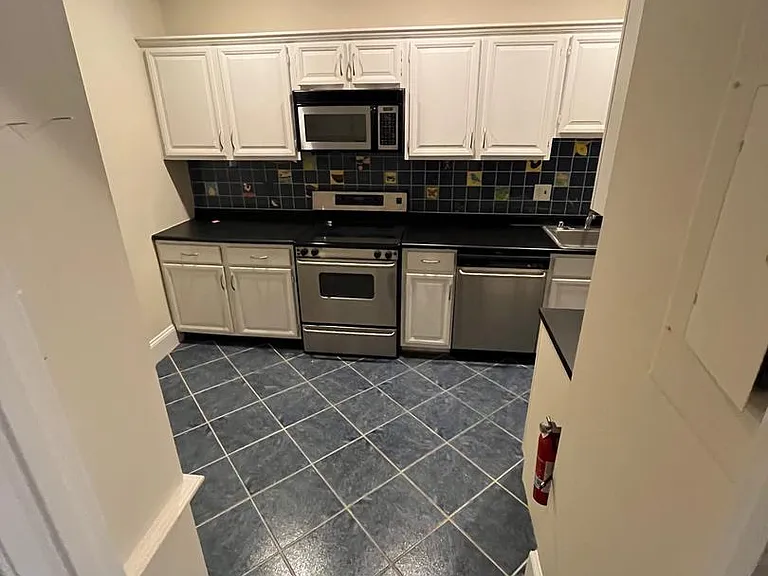 1676 Beekman Pl NW #C — Photo 22