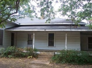 602 E Arnold St, Waldo, AR 71770